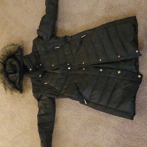 Broken zipper and is a bit small